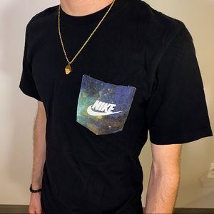NIKE GALAXY POCKET TEE 🔮💫